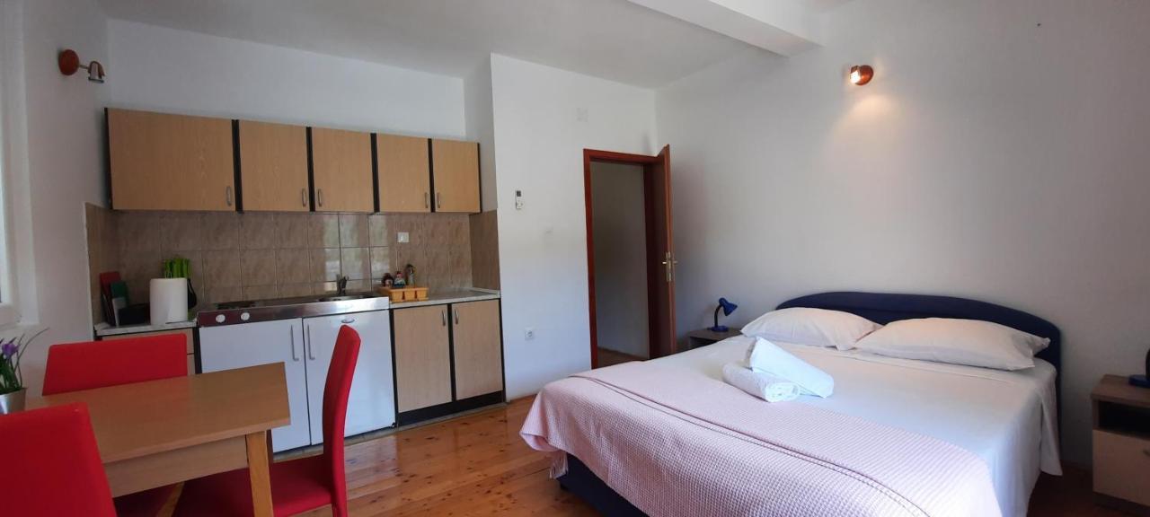 Apartments Lampalo Okuklje Eksteriør billede